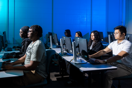 Students work on computers in a lab at Boyd Research and Education Center. (Chamberlain Smith/UGA)